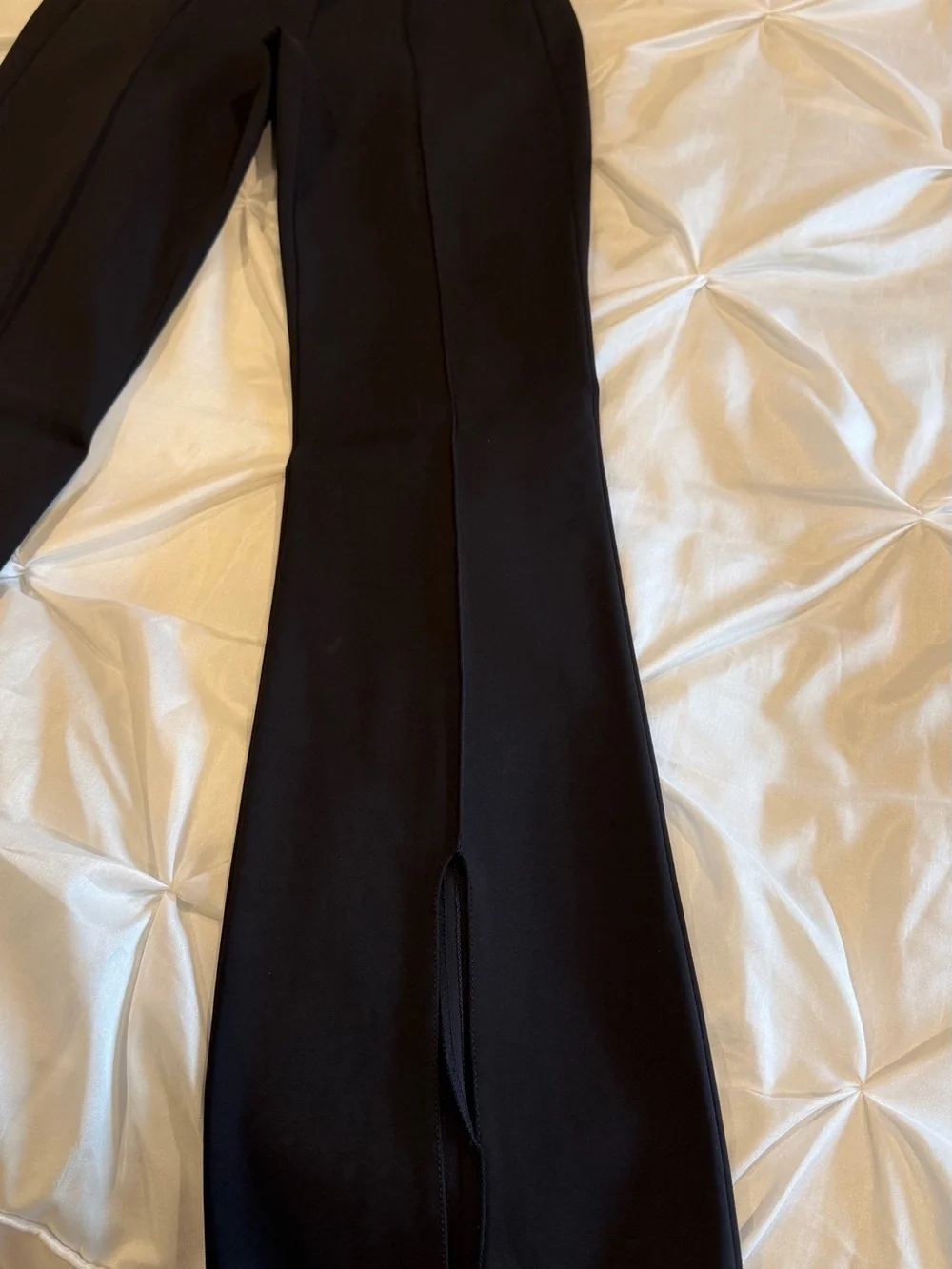 Alice + Olivia Black Emiko Split-Hem Flare Pants Size 0 - Picture 9 of 9